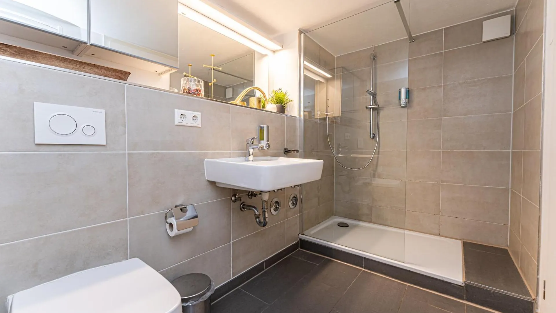 Be In Berlin Apartments Zentral Und Ruhig Fuer Familien Und Geschaeftsreisende In Schoeneberg Germany