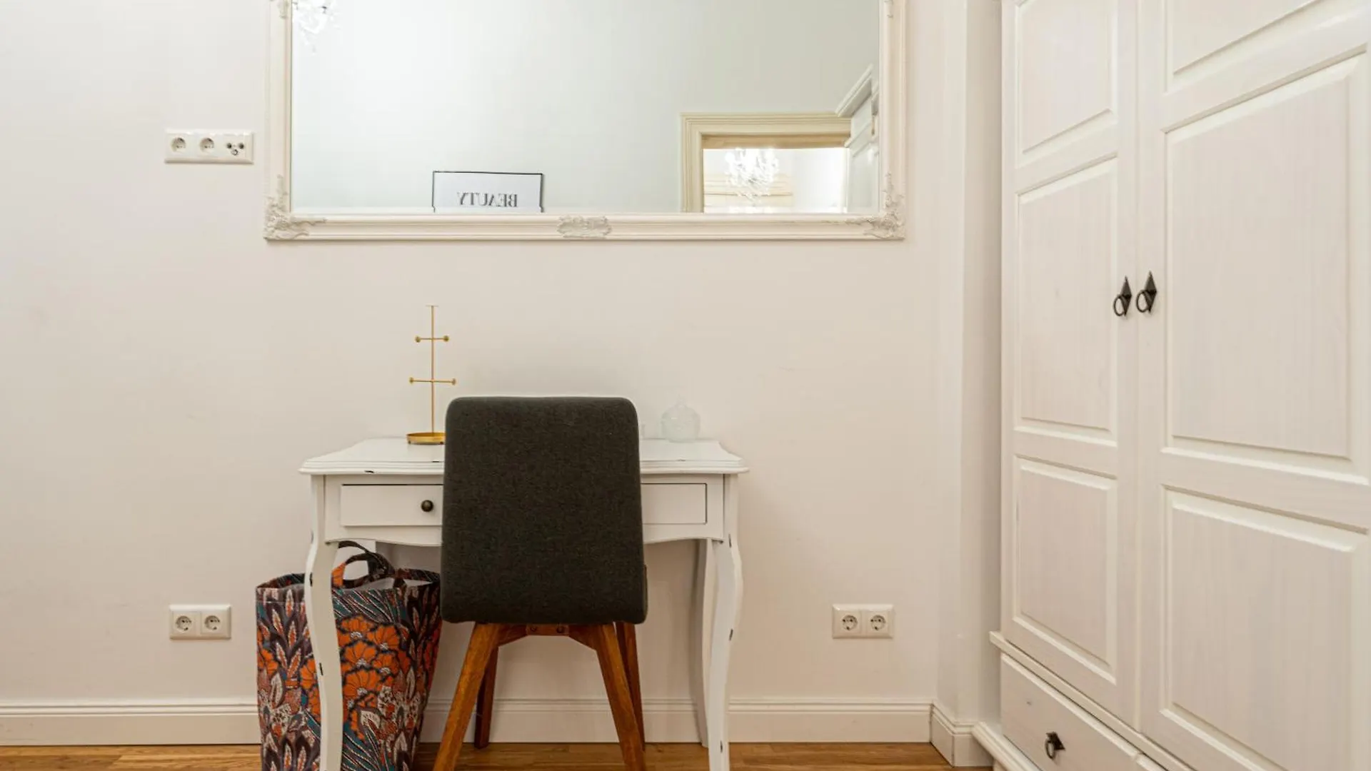 Be In Berlin Apartments Zentral Und Ruhig Fuer Familien Und Geschaeftsreisende In Schoeneberg Germany