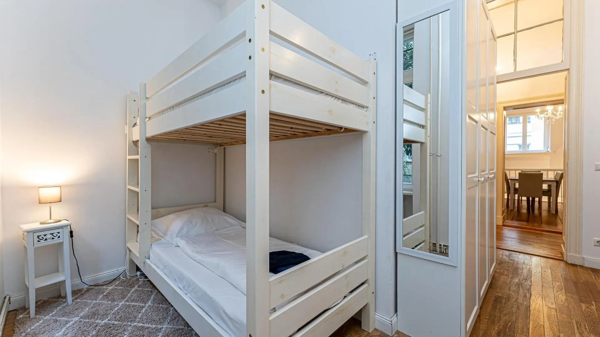 Be In Berlin Apartments Zentral Und Ruhig Fuer Familien Und Geschaeftsreisende In Schoeneberg 0*,  Germany